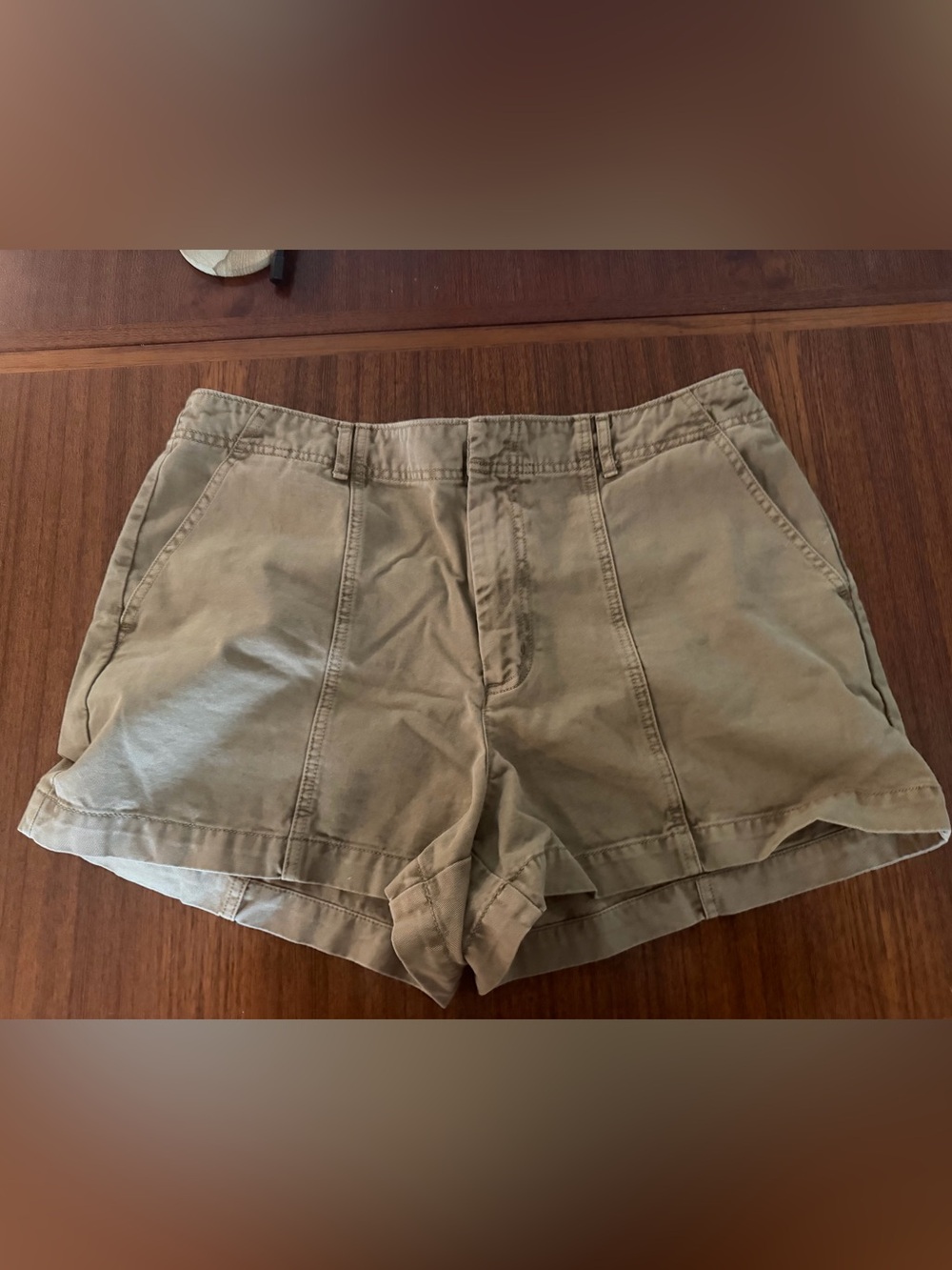 Universal Thread Women’s Casual High-Rise Khaki Shorts